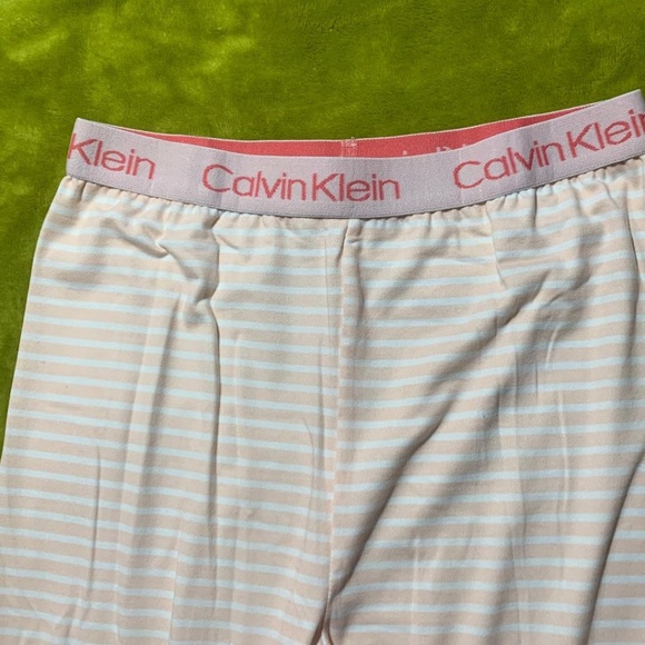 NWT  Calvin Klein Girls 2 piece Pajamas set size 8 - Picture 6 of 10